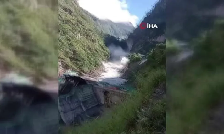Nepal’de ani sel felaketi: 8 kişi hayatını kaybetti