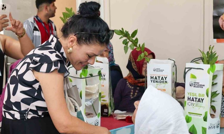 Hatay Büyükşehir Belediyesi, huzurevi ziyaretleriyle Dünya Yaşlılar Günü'nü kutladı