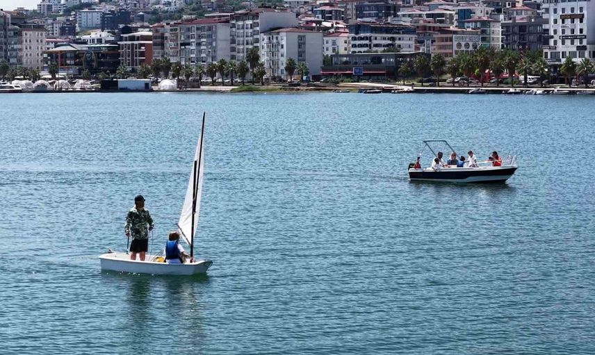 İtalyan baba-oğul dünya yolculuğunda Samsun’da sıcak ilgiyle karşılandı