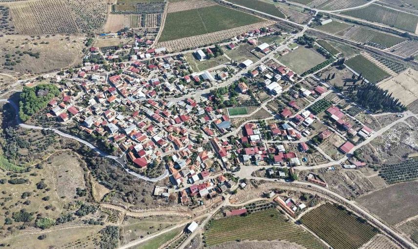 Manisa'da taşkın riskini azaltmak için dere yatağı temizlendi