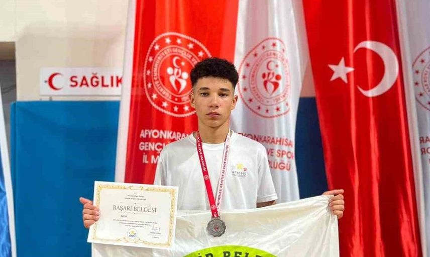 Manisa BBSK karate takımı ulusal şampiyonada başarı elde etti