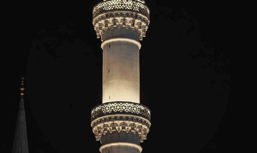 Darbe girişiminde birlik ve beraberliğin sembolü olan sela okundu