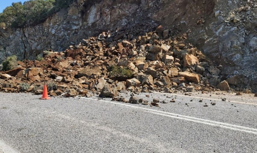 Datça-Marmaris Karayolunda Toprak Kayması