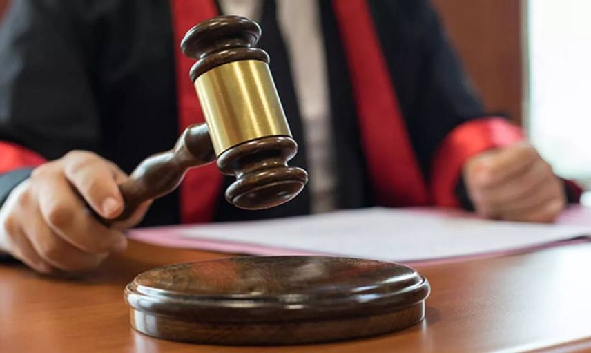 Davanın böylesi görülmedi: Ter koktuğu ve cimri olduğu için boşanmak istiyor