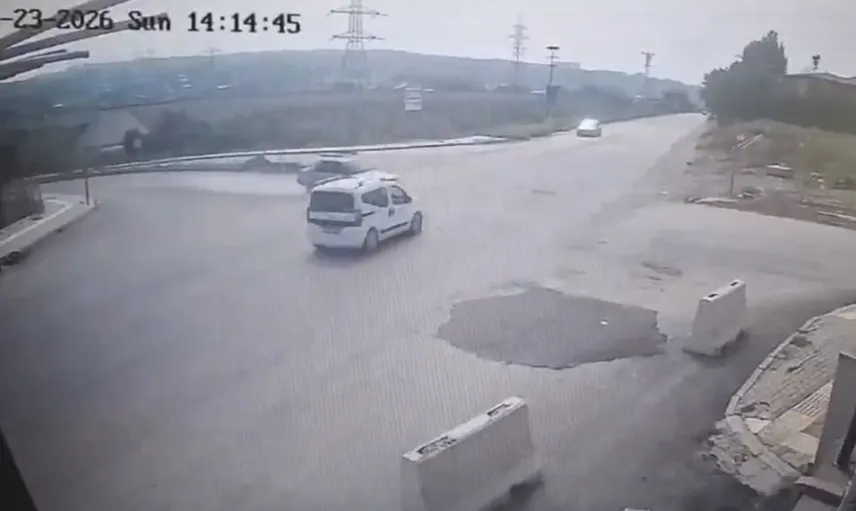 osmaniye'de trafik kazası: hafif ticari araç otomobili devirdi, 2 yaralı