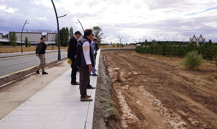 Rektör çakmak, kampüs yerleşkesindeki çalışmaları yerinde inceledi