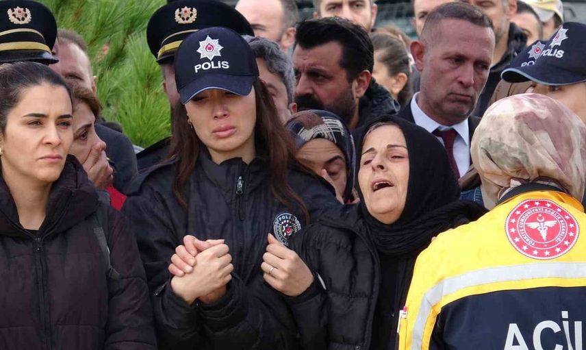 Gürpınar'da şehit polis memuruna veda töreni yapıldı