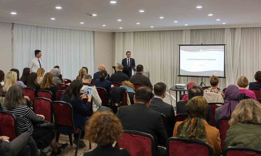 Ondokuz Mayıs Üniversitesi'nde iç tetkikçi bilgilendirme toplantısı yapıldı