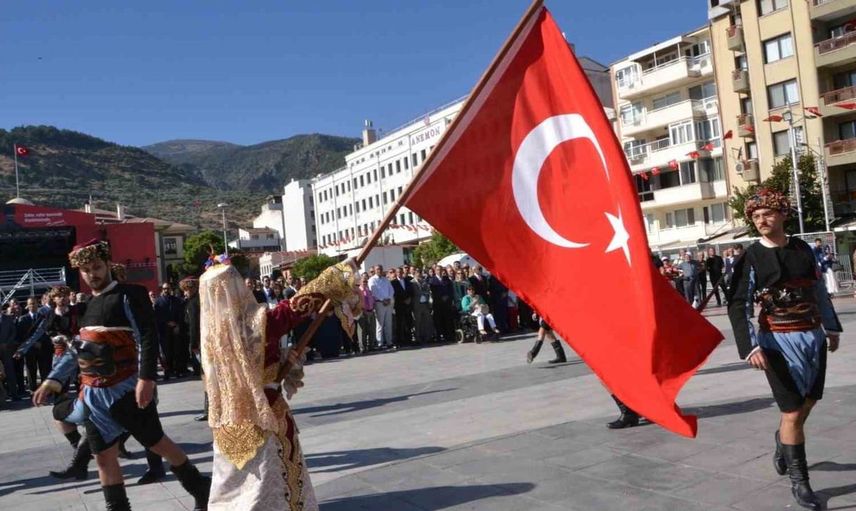 Manisa'nın düşman işgalinden kurtuluşunun 104. yılı kutlandı