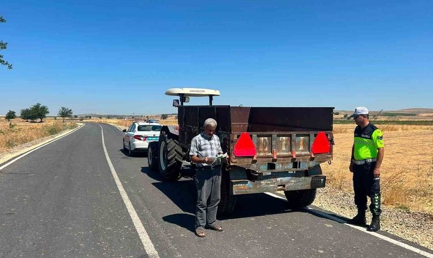 Kilis'te jandarmadan tarım sezonunda traktör denetimi