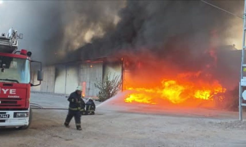 Antalya’da yangın paniği: İtfaiye ekipleri zorlu mücadele veriyor