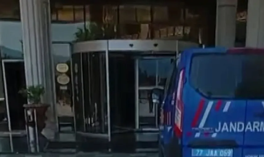 Yalova'da çalışanlardan hak gaspına karşı otel eylemi: Ayrılmıyorlar