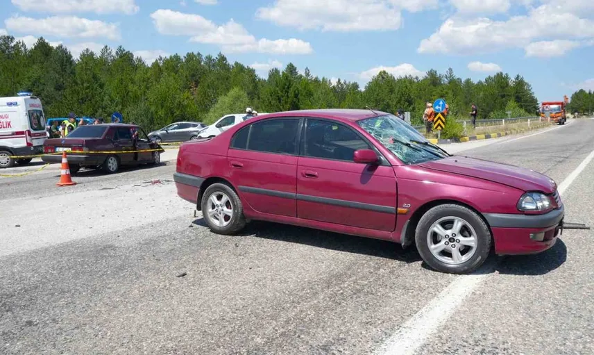 Kastamonu'da trafik kazası: 1 kişi hayatını kaybetti, 3 yaralı