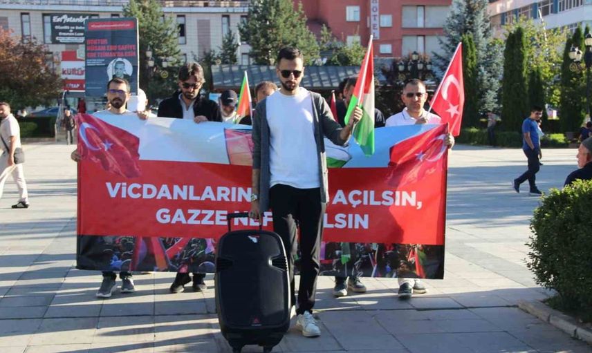 Erzurum'da sağlık çalışanları 150 haftadır Gazze için yürümeye devam ediyor
