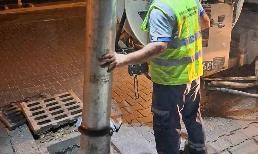 MUSKİ, yaklaşan kış için kanal temizliği çalışmalarına hız verdi