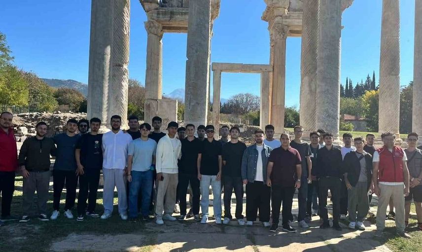 Aydın'daki kültür gezileriyle gençler kenti keşfediyor