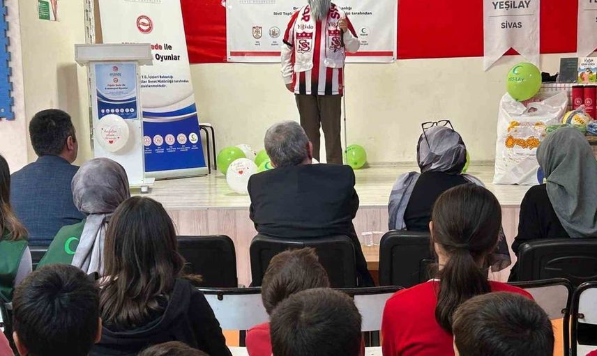 Sivas'ta geleneksel oyunlarla dolu bir gün: Yiğido Dede çocukları sevindirdi