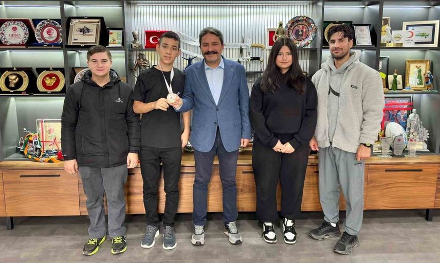 Eskişehir sporcuları hemsball'da tarihi başarıya imza attı