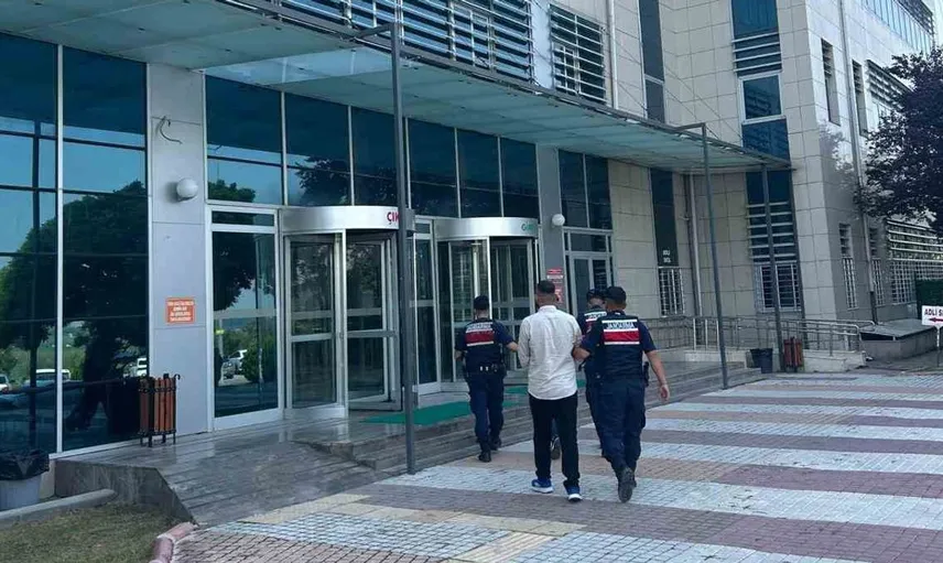 Ceyhan'da kına merasiminde havaya ateş açan iki kişi yakalandı