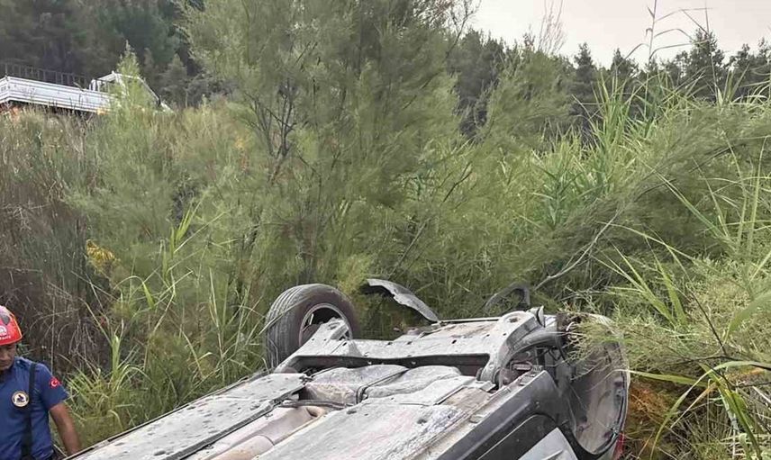 Muğla-Denizli karayolunda meydana gelen kazada 4 kişi yaralandı