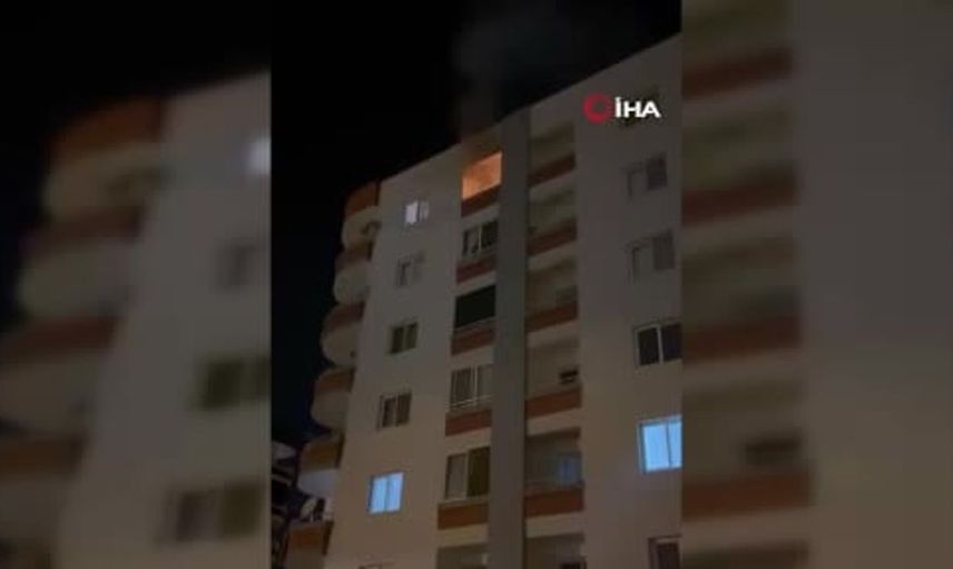 Mersin'de balkonda tüp patladı, yangın büyümeden söndürüldü