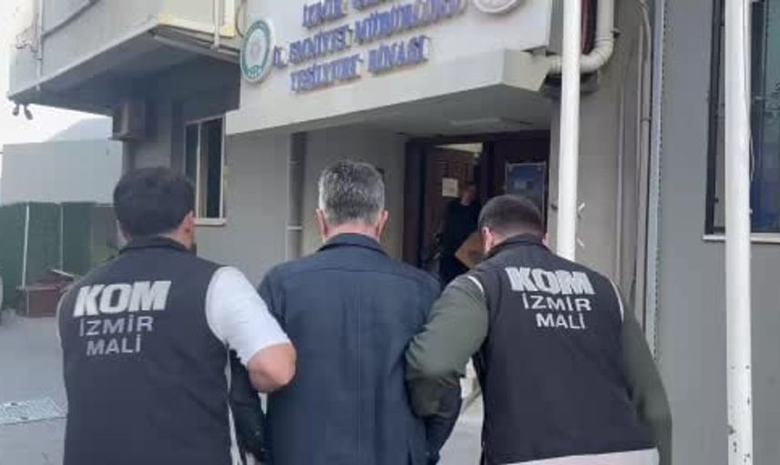 İzmir'de yolsuzluk soruşturması: Eski başkan sandala gözaltı