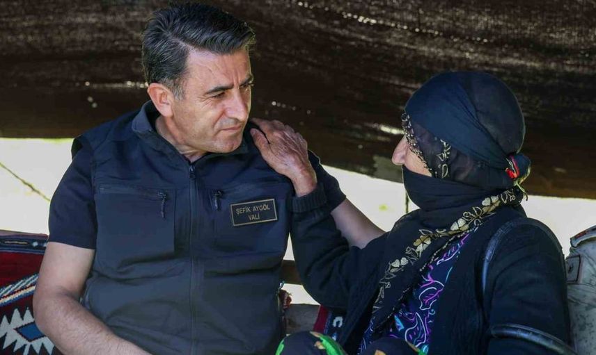 Tunceli'de huzur ortamı sağlandı: Vali Şefik Aygöl, köyleri ziyaret ederek adım atmadık yer bırakmıyor