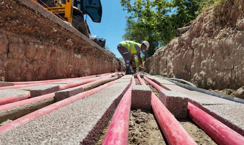 Burdur'un enerji altyapısına büyük katkı: AEDAŞ’tan 1 milyar TL yatırım