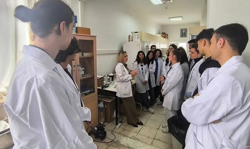 Geleceğin biyologları laboratuvarlarda bilimle buluştu