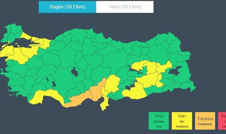 Olumsuz hava koşulları Kocaeli'deki fener alayını etkiledi