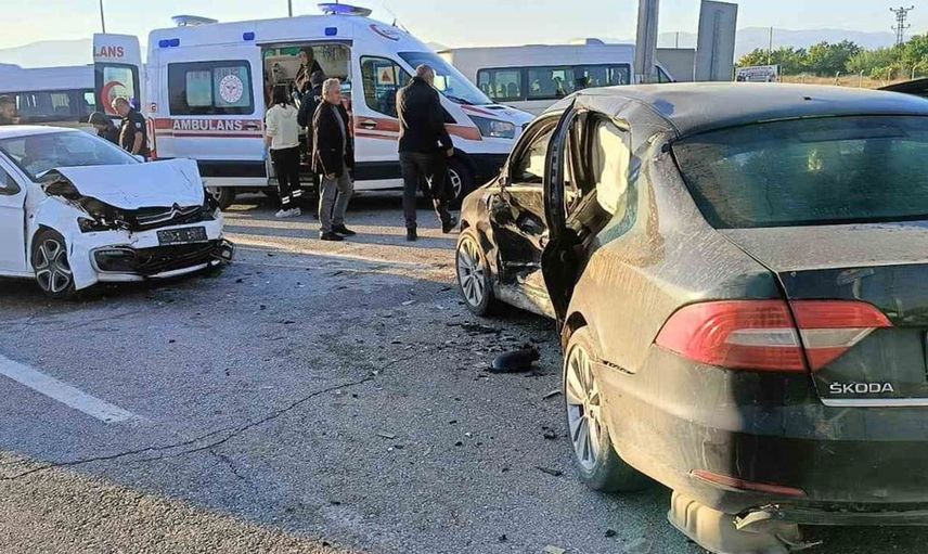 Malatya'da iki otomobilin çarpıştığı kazada 6 kişi yaralandı