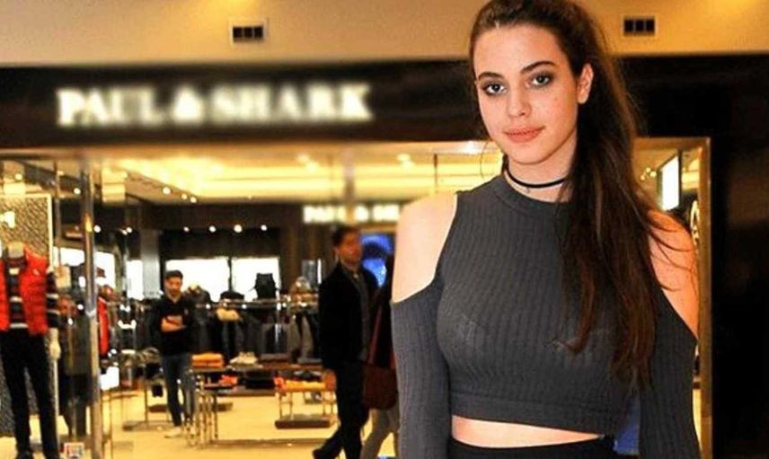 Defne Samyeli’nin kızı Deren Talu iç çamaşırı giymeyi unuttu sosyal medyayı salladı! Talu'nun cesareti görenleri hayran bıraktı