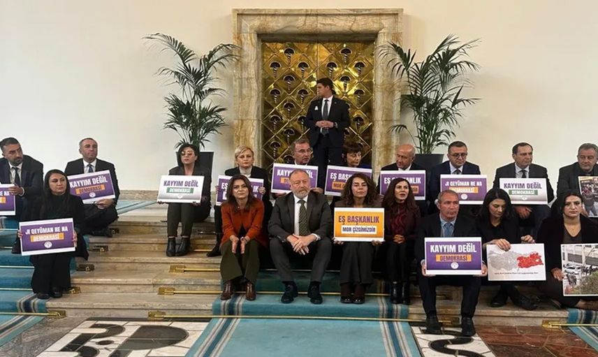 DEM Parti'den Meclis'te 'kayyım' protestosu