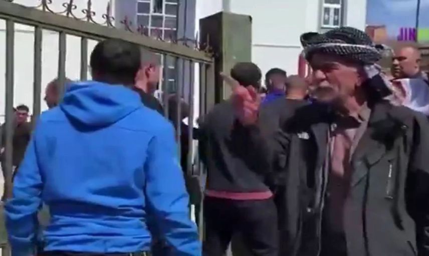 DEM Partililerden skandal provakasyon: Oy vermeye giden polisleri hedef aldılar