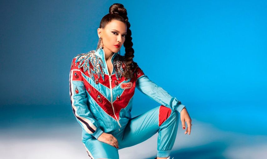 Demet Akalın'dan Ebru Gündeş'e Destek!