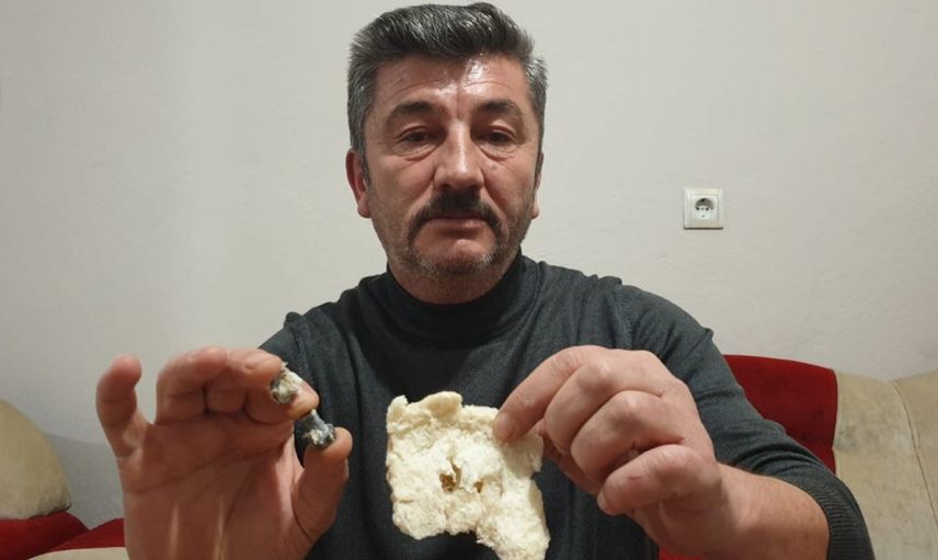 Denizli'de Bakkaldan Aldığı Ekmeğin İçinden Vida Çıktı