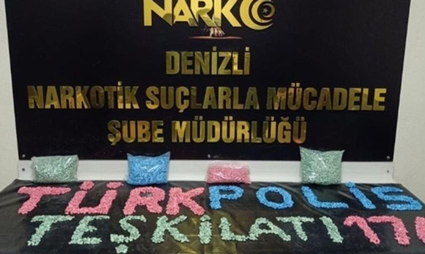 Denizli'de Durdurulan Araçta Uyuşturucu Haplar Bulundu
