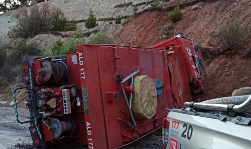 Denizli’de Orman Yangınına Giden Arazöz Devrildi: 2 Yaralı