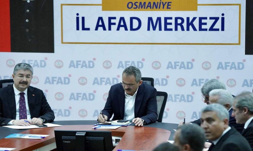 Deprem bölgesinde eğitim canlanıyor: 25 binin üzerinde öğrenci okullarına döndü