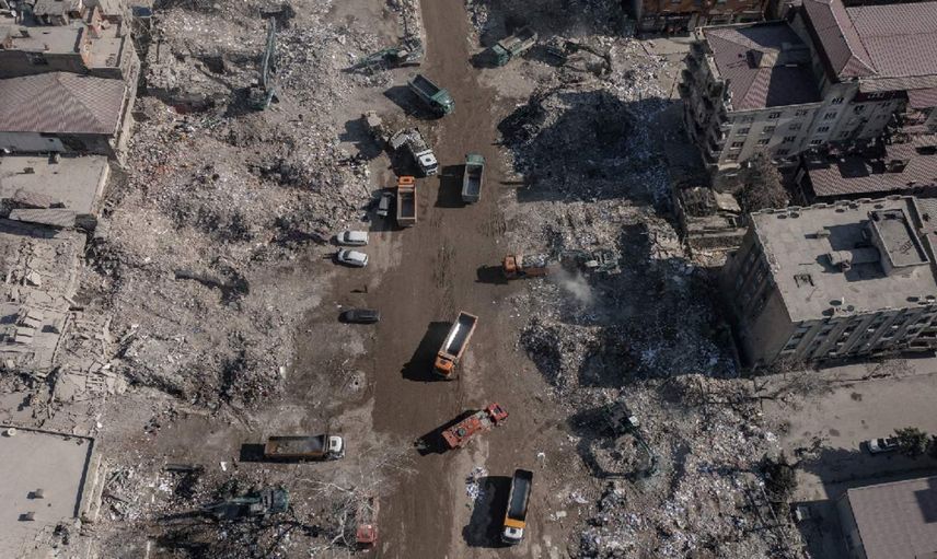 Deprem enkaz kaldırma çalışmaları sürüyor: Molozlara ne olacağı belli oldu