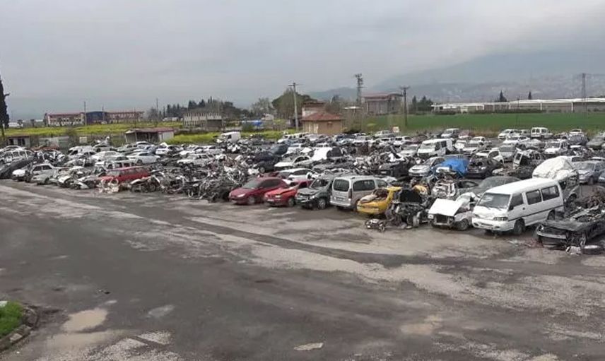 Deprem enkazından çıkarılan araçlarda üzücü detaylar!