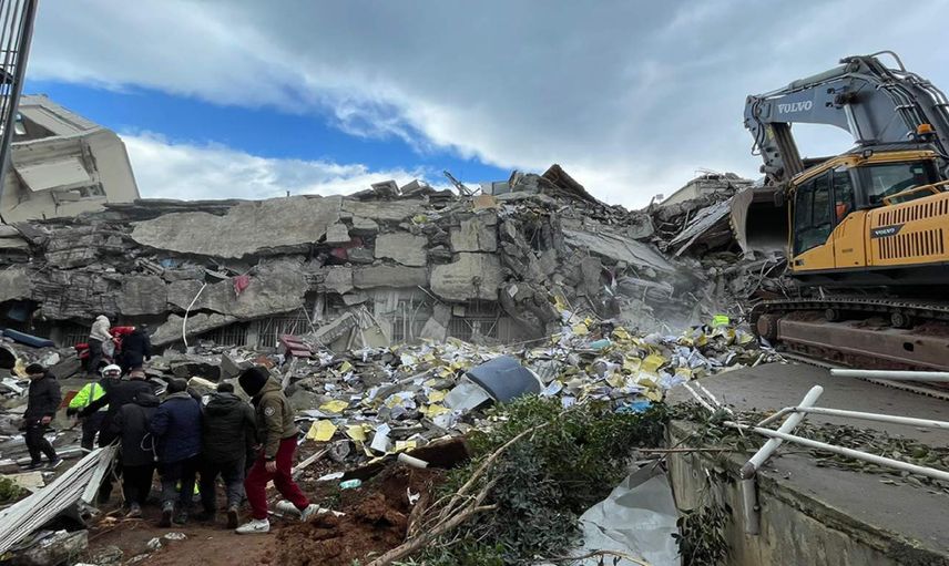 Depremin üçüncü günü geride kaldı: Arama kurtarma çalışmaları sürüyor