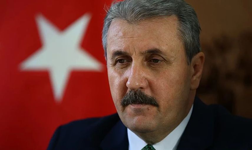 Destici'den bayrağa saldırıya tepki: Türk’e kefen biçenin ölümü korkunç olur!