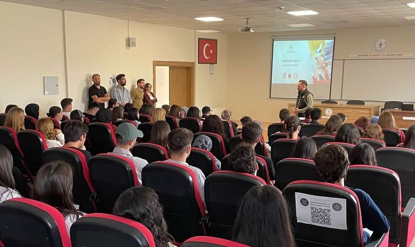 Afyonkarahisar'da üniversite öğrencilerine uyuşturucu ile mücadele eğitimi