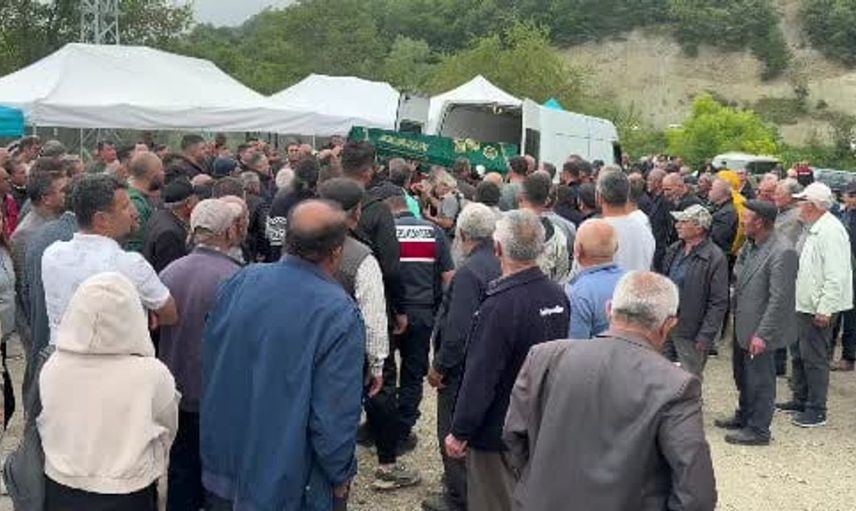 İstanbul'da ölü bulunan ünlü şef Eren Kaşıkçı, Tokat'ta son yolculuğuna uğurlandı