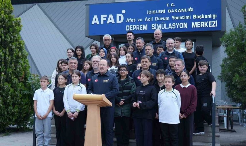 Deprem simülasyonu ile öğrencilere afet bilinci kazandırılıyor