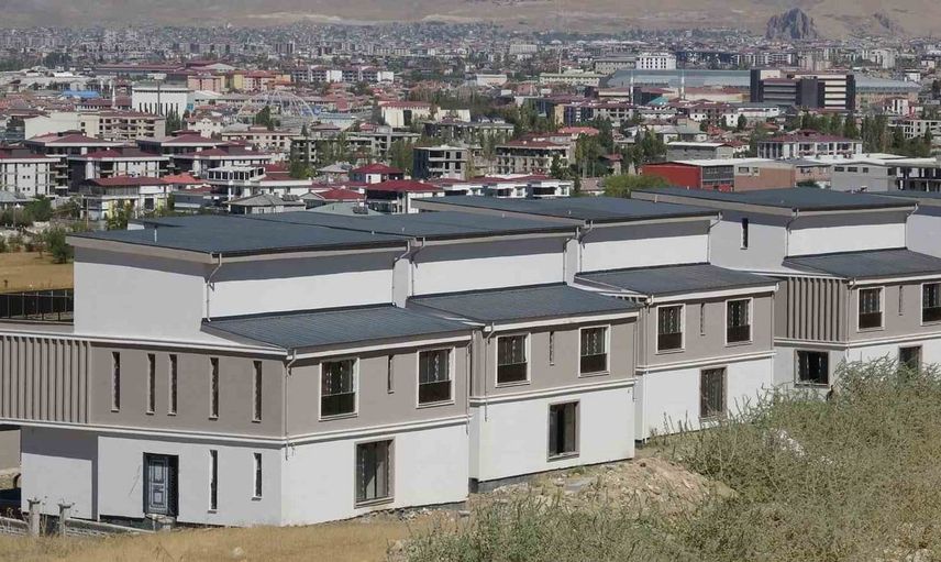 Van Gölü çevresinde yatay mimari gerekliliği vurgulandı