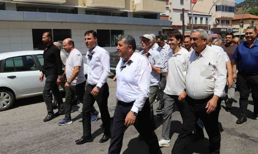 Bayındır’da chp'den toplu istifa: Belediye başkanı sakarsu ve partililer yeni parti’ye katıldı