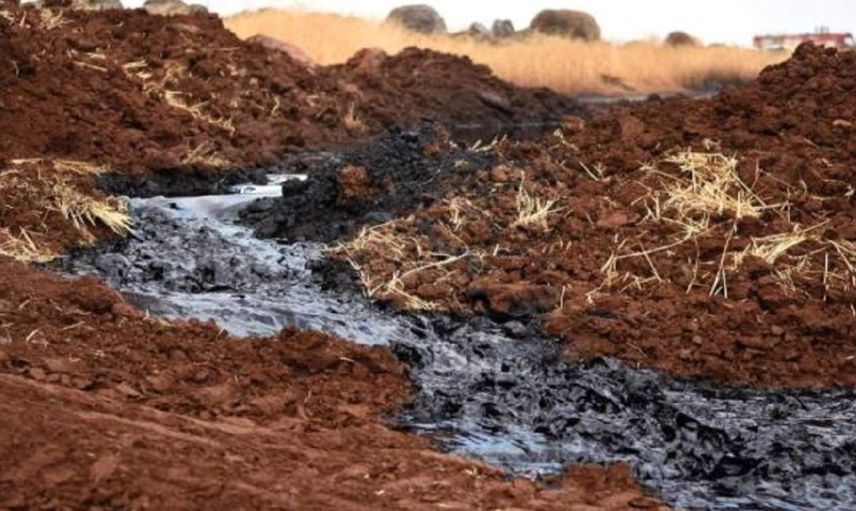 Dicle Nehri’ne tonlarca petrol aktı: AFAD ve itfaiye ekipleri olay yerinde