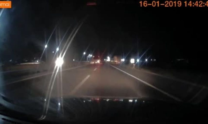 Direksiyon başında uyuyan sürücü, kaza tehlikesini atlattı